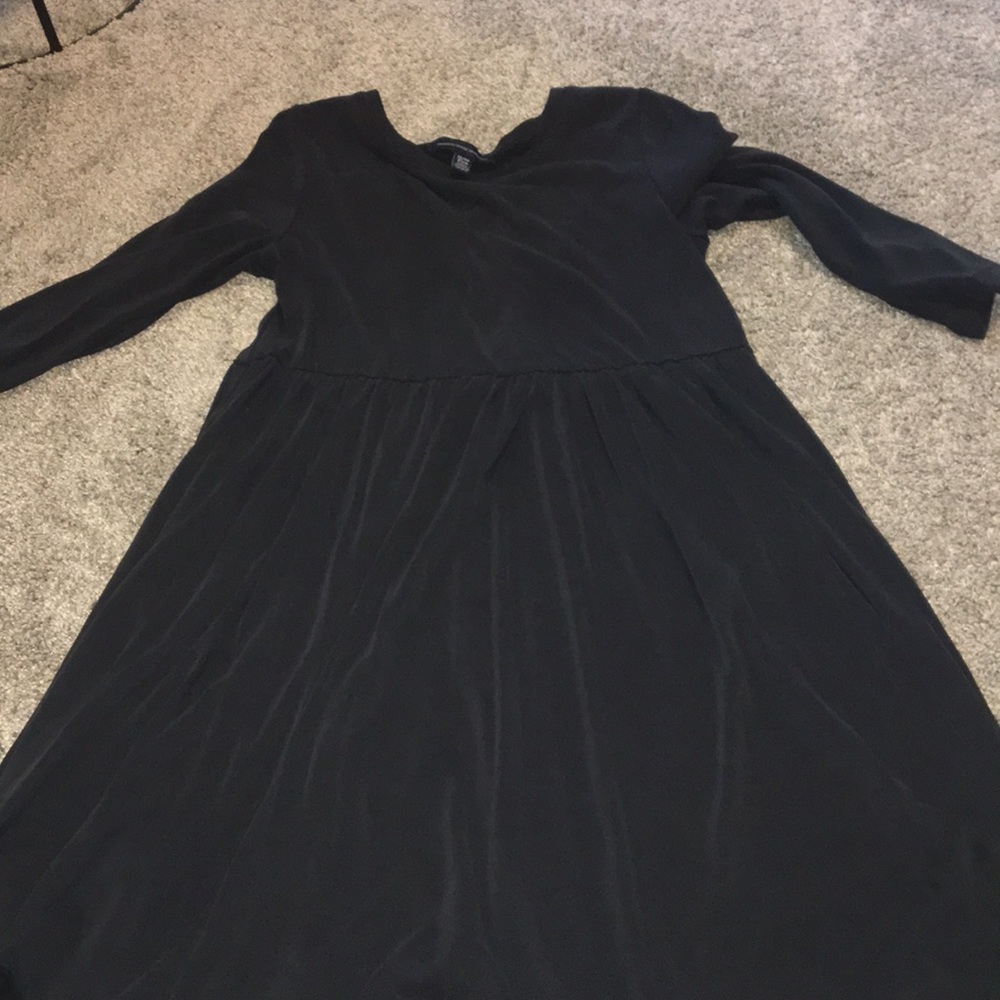 Black three quarter sleeves dress